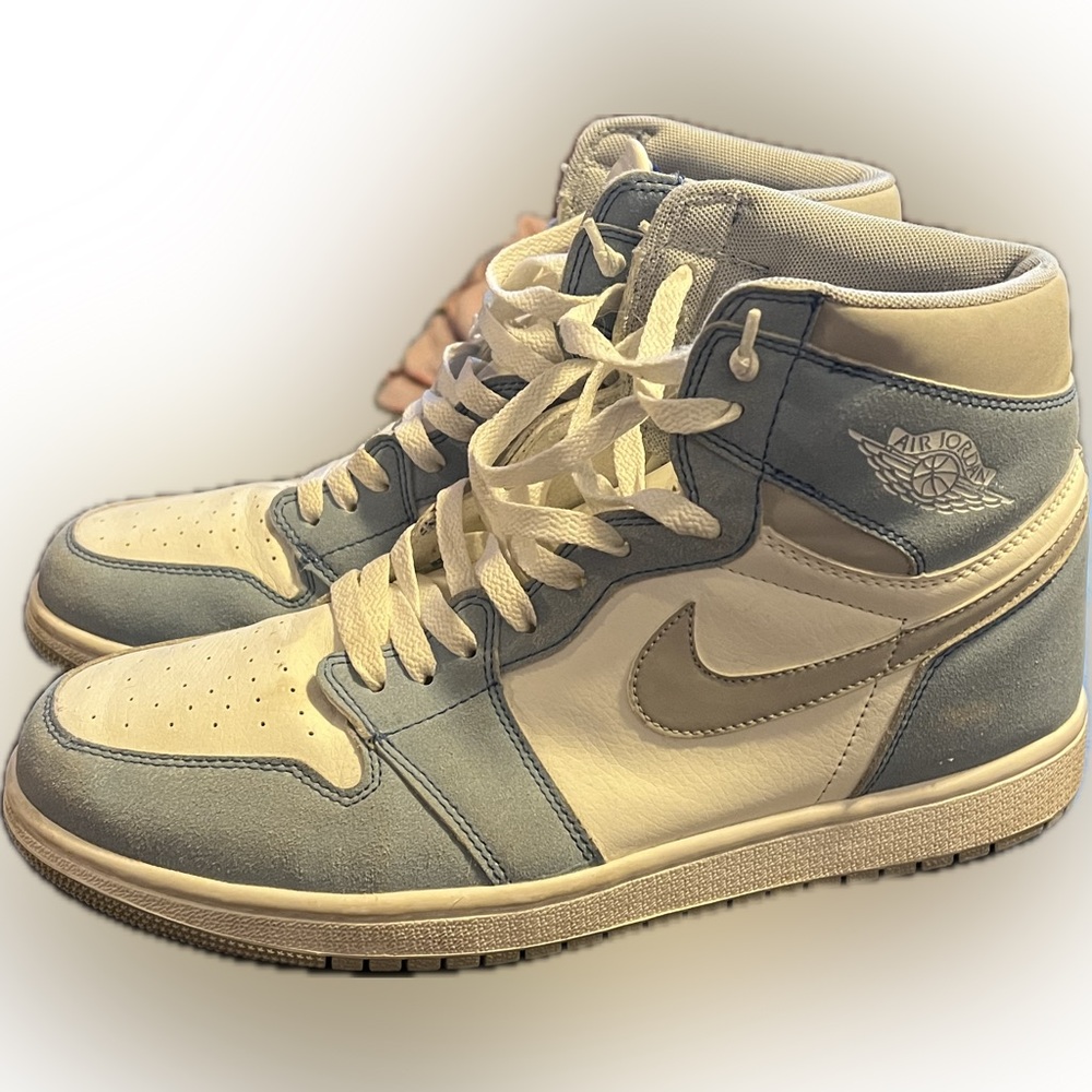 Air Jordan 1 Retro High Hyper Royal